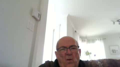 Snapshot of bernard1102 chatting on 21, 5, 2026 bernard1102 online show from 21, 5, 2026