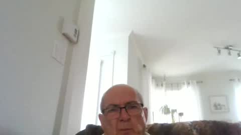 Snapshot of bernard1102 chatting on 25, 5, 2026 bernard1102 online show from 25, 5, 2026