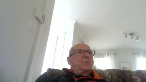 Snapshot of bernard1102 chatting on 29, 5, 2026 bernard1102 online show from 29, 5, 2026