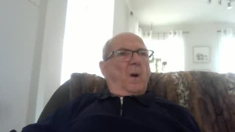 Snapshot of bernard1102 chatting on 31, 5, 2026 bernard1102 online show from 31, 5, 2026