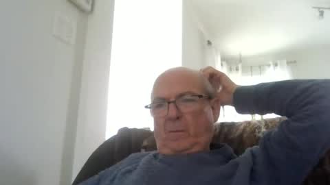 Snapshot of bernard1102 chatting on 5, 6, 2026 bernard1102 online show from 5, 6, 2026