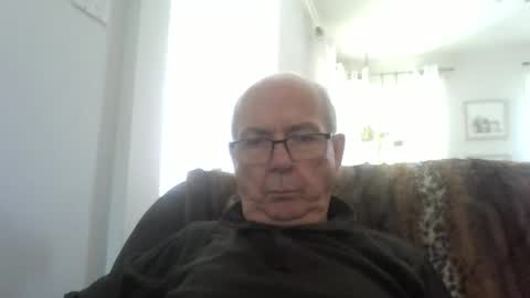 Snapshot of bernard1102 chatting on 7, 6, 2026 bernard1102 online show from 7, 6, 2026
