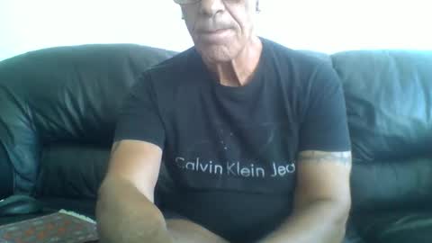 Snapshot of besi620901 chatting on 10, 6, 2026 besi620901 online show from 10, 6, 2026