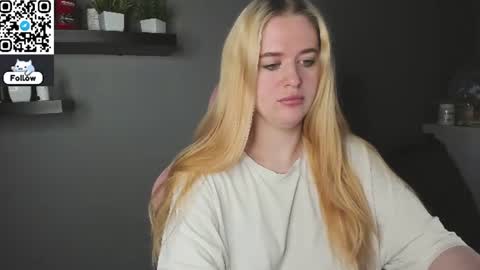 Snapshot of betany_fokss chatting on 5, 8, 2026 Bella Schedule GMT2 Mon Tue Wed Thu Fri Sat Sun 8 am from 2pm online show from 5, 8, 2026