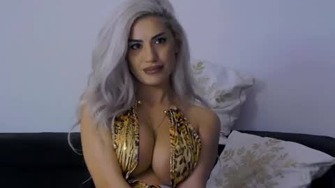 bethierusse online show from 18, 12, 2025