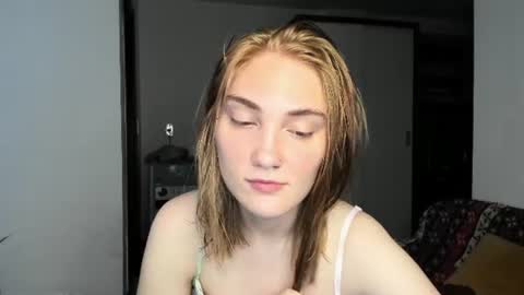 Snapshot of betty_witchy chatting on 28, 6, 2026 Dory make me happier online show from 28, 6, 2026