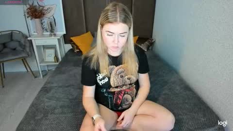 Mila Sweet online show from 14, 11, 2025