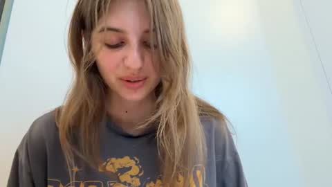 Snapshot of beulahweikert chatting on 3, 8, 2026 Lina online show from 3, 8, 2026