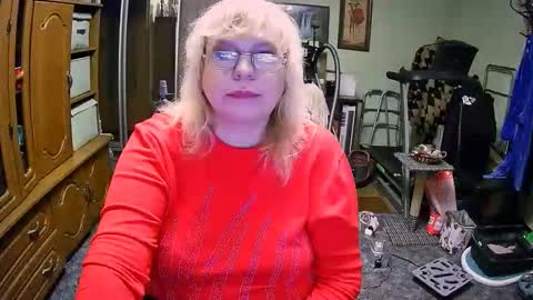 BeverlyQCynia online show from 2, 10, 2025