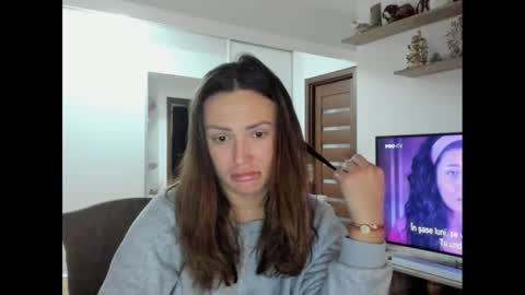   BeyonceDoll       Twitter DollBeyonce    online show from 26, 1, 2025