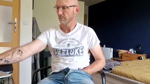 My name is David and if you like public exhibitions you wont be disappointed with me LoL - My favorite vibes is 44  online show from 23, 3, 2026