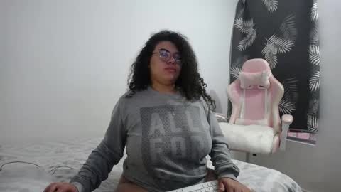 Bianca Tuesday to Sunday from 2am to 6am UTC-5 online show from 25, 1, 2025