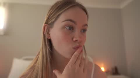 Snapshot of bibi_it_is chatting on 1, 3, 2025 Bibi online show from 1, 3, 2025