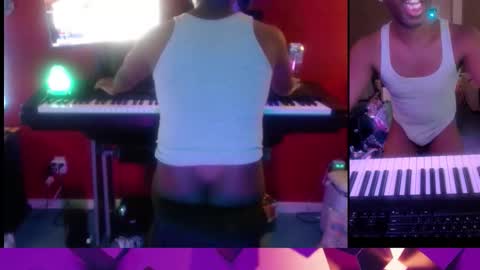 Snapshot of bicepsandfrot chatting on 1, 2, 2026 BicepsandFrot online show from 1, 2, 2026