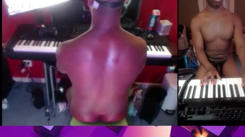 Snapshot of bicepsandfrot chatting on 3, 2, 2026 BicepsandFrot online show from 3, 2, 2026