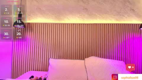 Snapshot of big_tits_in_your_face chatting on 23, 9, 2025 Tell me Sophia  online show from 23, 9, 2025