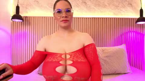 Snapshot of big_tits_in_your_face chatting on 1, 10, 2025 Tell me Sophia  online show from 1, 10, 2025