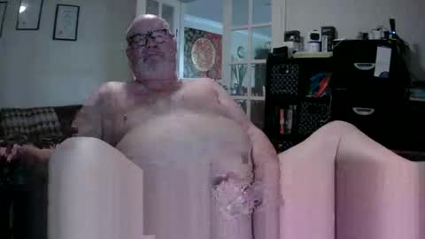 Snapshot of bigaussie5 chatting on 18, 11, 2025 Bigaussie online show from 18, 11, 2025