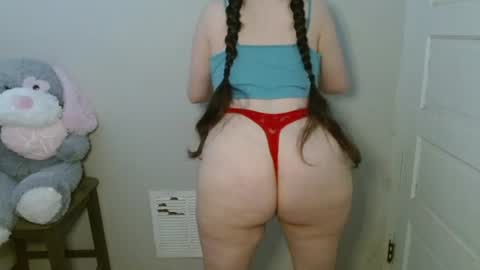 Snapshot of bigbootybunny chatting on 25, 6, 2026 Isabella online show from 25, 6, 2026
