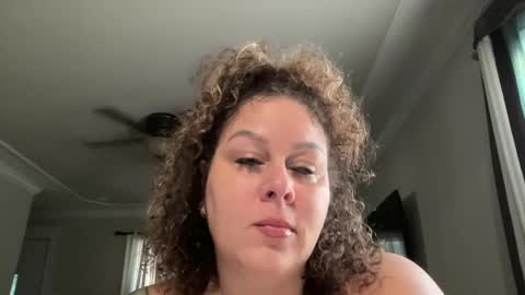 Snapshot of bigbreastsabrina chatting on 3, 10, 2025 BIG BREAST SABRINA online show from 3, 10, 2025