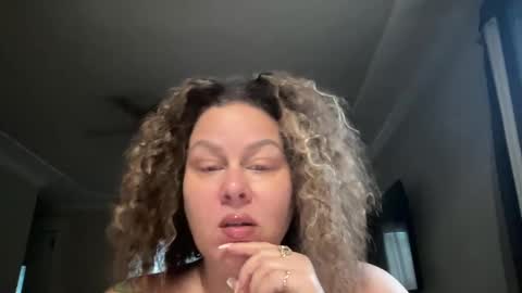 Snapshot of bigbreastsabrina chatting on 8, 10, 2025 BIG BREAST SABRINA online show from 8, 10, 2025