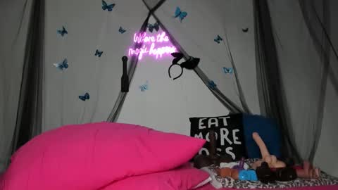 bigbuttsarena online show from 12, 1, 2025