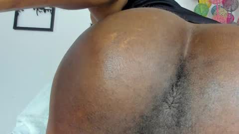 sexy muscle online show from 24, 10, 2025