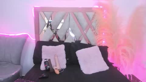 Snapshot of bigfinger125 chatting on 21, 2, 2025 Lucy and Fred online show from 21, 2, 2025