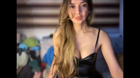 Yna     online show from 17, 11, 2025