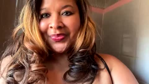 Mochas 42HH Room online show from 15, 1, 2025