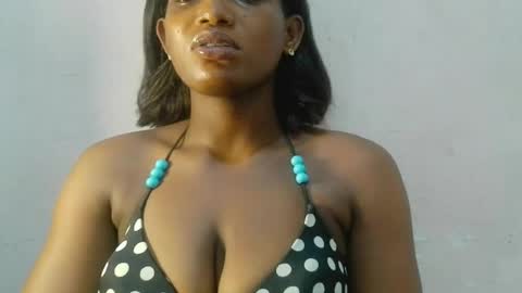 Snapshot of bigtits_giina chatting on 1, 8, 2026 bigtits_giina online show from 1, 8, 2026