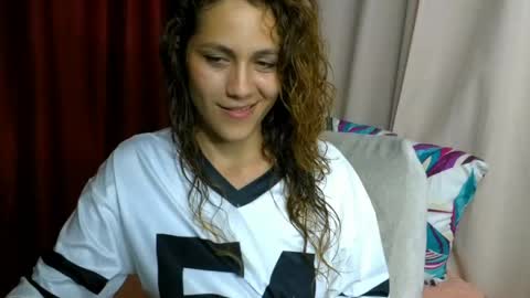 Snapshot of biki_sensual chatting on 14, 5, 2026 hi soy natural girl biki online show from 14, 5, 2026