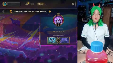 Snapshot of billie_cross_ chatting on 12, 10, 2025 billie_cross_ online show from 12, 10, 2025