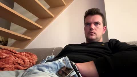 Snapshot of bingeling123 chatting on 22, 10, 2025 bingeling123 online show from 22, 10, 2025