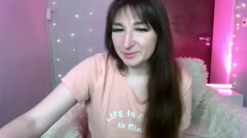Snapshot of birdie_kiss chatting on 26, 5, 2026 birdie_kiss online show from 26, 5, 2026