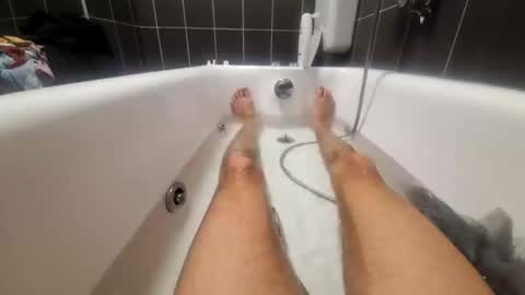 Snapshot of bisexdadd chatting on 15, 12, 2024 bisexdadd online show from 15, 12, 2024