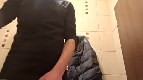 Snapshot of bisexdadd chatting on 23, 12, 2024 bisexdadd online show from 23, 12, 2024