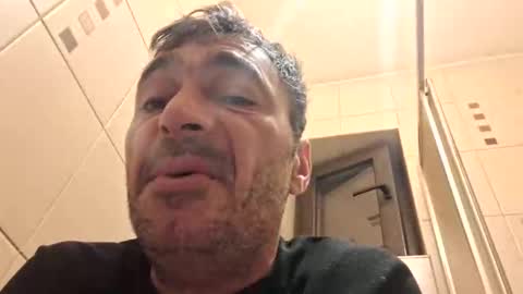 Snapshot of bisexdadd chatting on 14, 12, 2025 bisexdadd online show from 14, 12, 2025