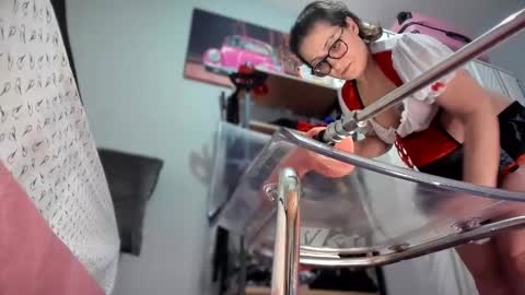 bisex woman online show from 23, 2, 2025