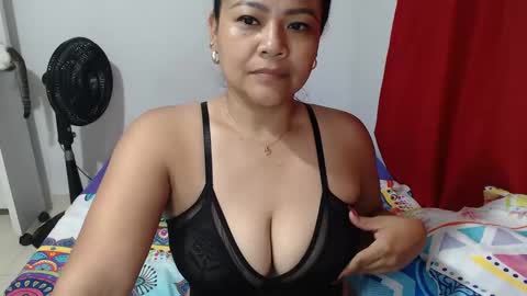 Snapshot of bitch_mommy_x chatting on 22, 10, 2025 I am everything. Your highness queen goddess mistress god daddy mommy boss master. you will address me as such online show from 22, 10, 2025