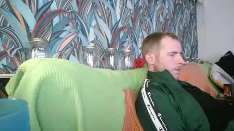 Snapshot of bizoukey15 chatting on 25, 9, 2025 bizoukey15 online show from 25, 9, 2025