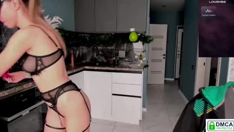 Mia and Rick online show from 5, 4, 2026