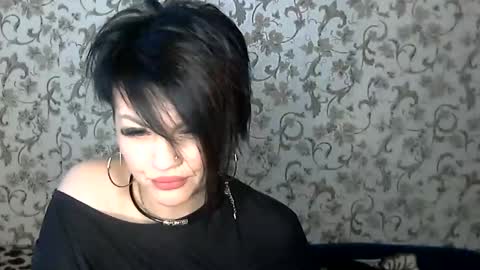 black_hot_01 online show from 20, 10, 2025