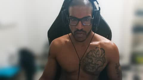 Snapshot of black_lollipop chatting on 30, 5, 2026 Master online show from 30, 5, 2026