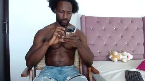 Snapshot of blacknikes chatting on 28, 1, 2025 Twtter 1MikeBeckford            Onlyfns beckfordmike online show from 28, 1, 2025