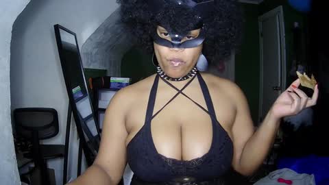Snapshot of blacksirenqueen chatting on 1, 12, 2024 Queen Siren online show from 1, 12, 2024