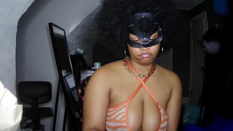 Snapshot of blacksirenqueen chatting on 17, 12, 2024 Queen Siren online show from 17, 12, 2024