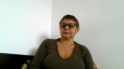 Snapshot of blackwidow05 chatting on 6, 10, 2025 Black Widow online show from 6, 10, 2025