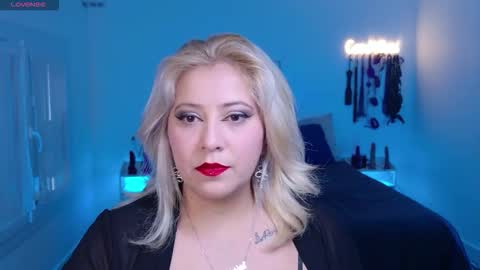 Johana S online show from 10, 11, 2025