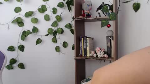   online show from 13, 2, 2025